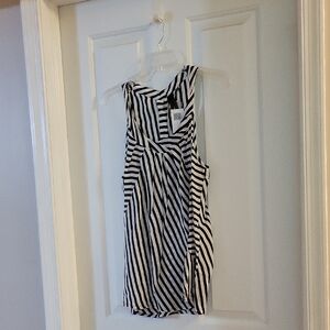 Bellatrix Black and White Asymmetrical Ruched Silk Sleevless Top Medium